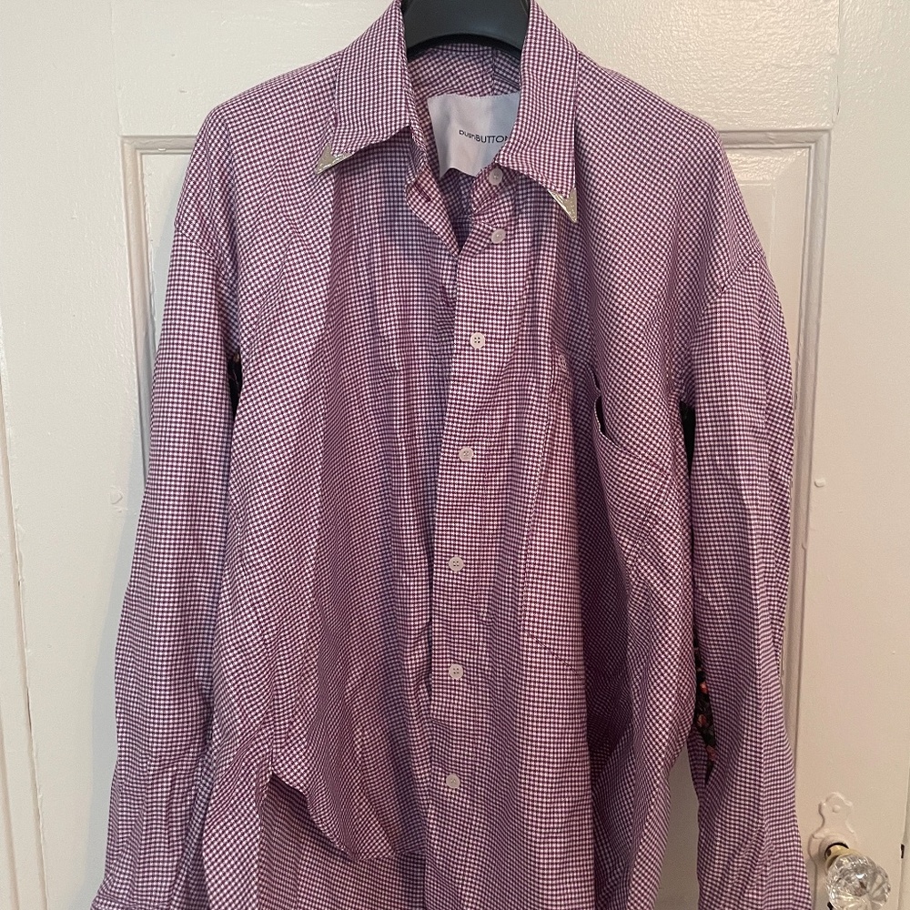 PushBUTTON jacquard shirt.